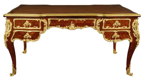 Bureau plat style Louis XV signé Linke