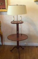 Guéridon porte-lumière en acajou, France fin du 18eme siècle.